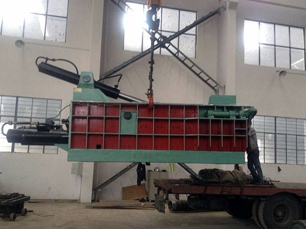 選擇廢紙打包機(jī)需要注重的三個(gè)功能