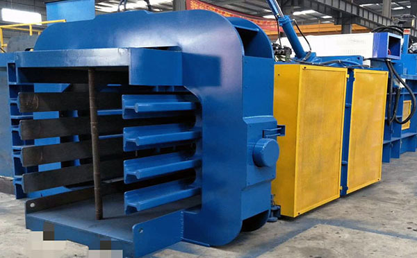 半自動(dòng)打包機(jī)穿帶視頻